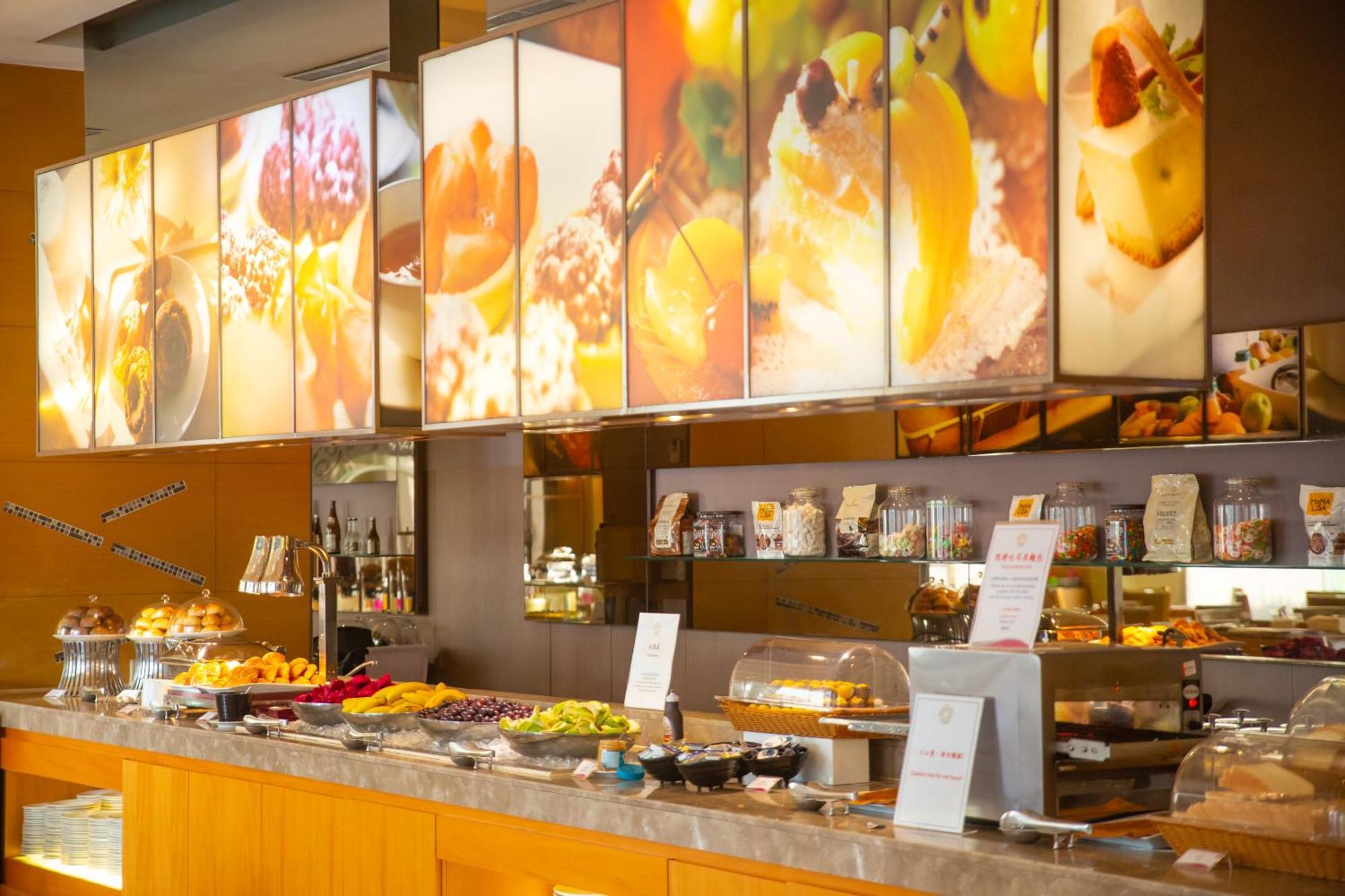 E-Da Royal Hotel Đại Thụ Ngoại thất bức ảnh A salad bar