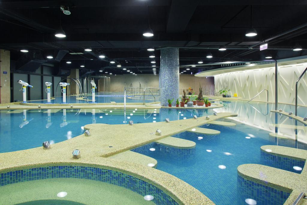 E-Da Royal Hotel Đại Thụ Tiện nghi bức ảnh Swimming pool