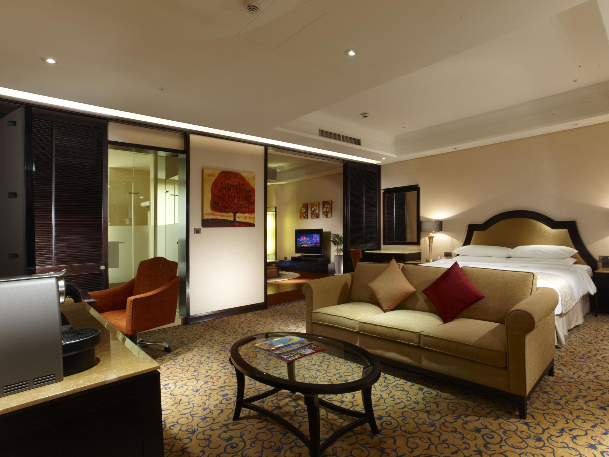 E-Da Royal Hotel Đại Thụ Ngoại thất bức ảnh A suite at the Shangri-La Hotel, Kuala Lumpur