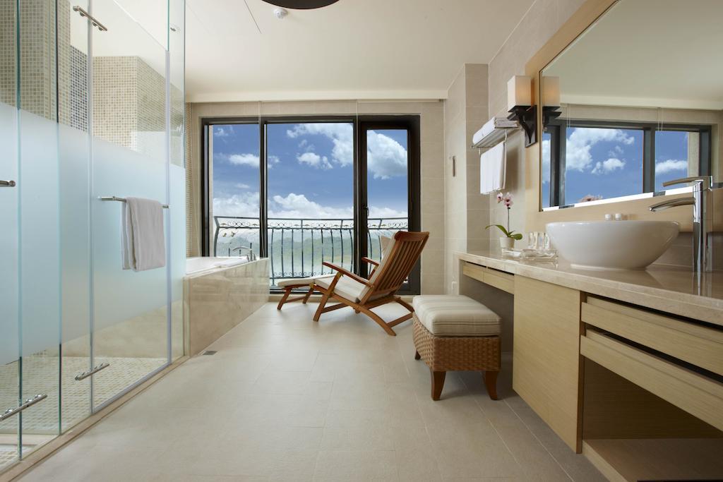 E-Da Royal Hotel Đại Thụ Phòng bức ảnh Bathroom